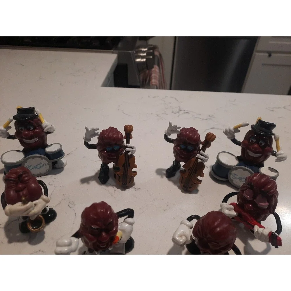 Lot of 11 Vintage California Raisins Figures Lot